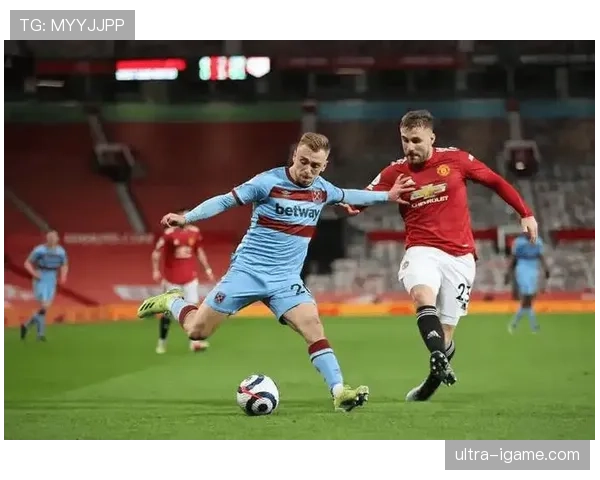 英超争冠格局初现：曼城利物浦强势领跑，状态回暖成焦点