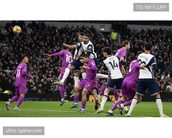 英超争冠进入白热化阶段,豪门球队状态回暖全力冲刺 英超争冠进入白热化阶段,豪门球队状态回暖全力冲刺